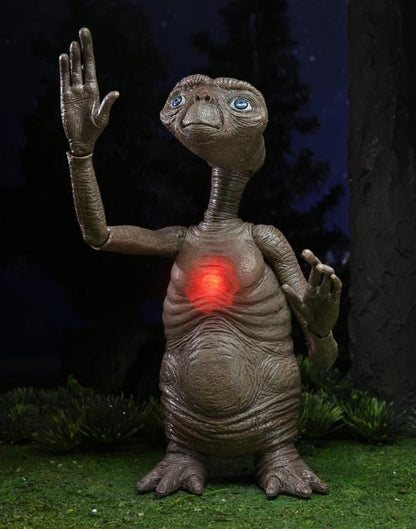 E.T. 40th Anniversary 7" Scale Figures - Ultimate Deluxe E.T. w/ LED Chest & Phone Home Communicator Pop-O-Loco