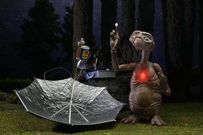 E.T. 40th Anniversary 7" Scale Figures - Ultimate Deluxe E.T. w/ LED Chest & Phone Home Communicator Pop-O-Loco