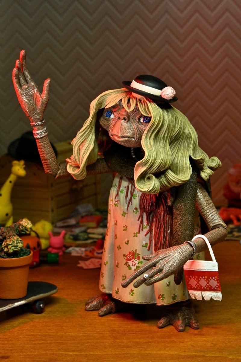 E.T. 40th Anniversary 7" Scale Figures - Ultimate Dress Up E.T. - Pop-O-Loco - NECA