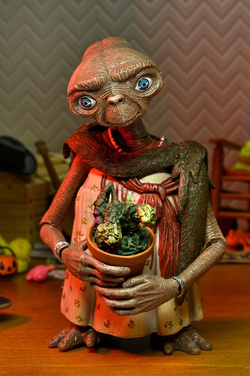 E.T. 40th Anniversary 7 Scale Figures - Ultimate Dress Up E.T.